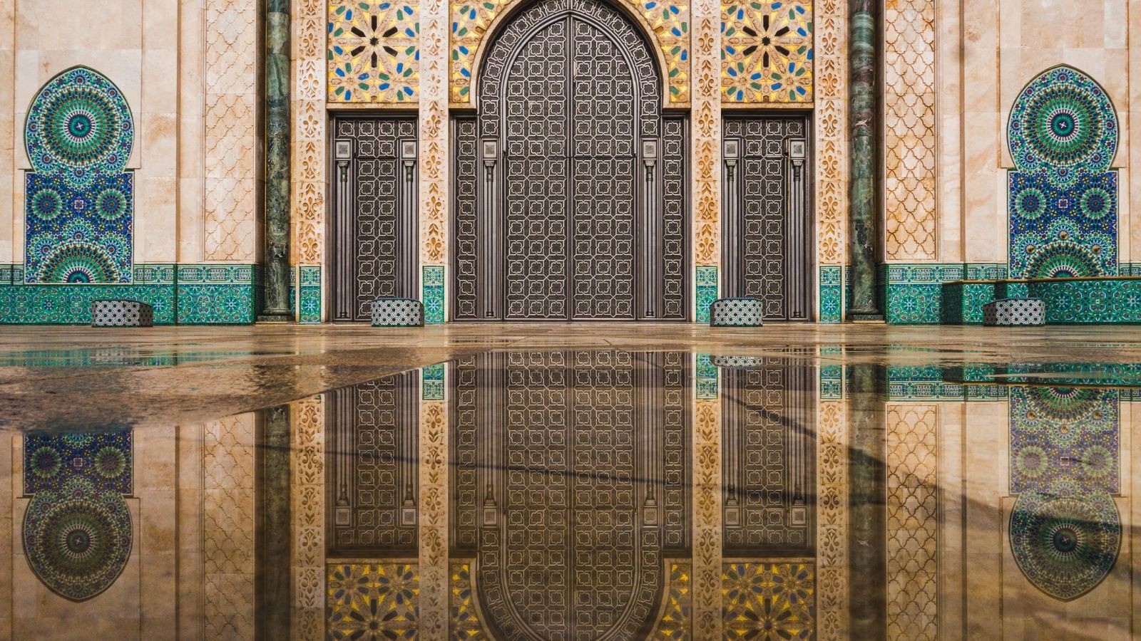 Why Cultural Landmarks Remain Popular Across Generations